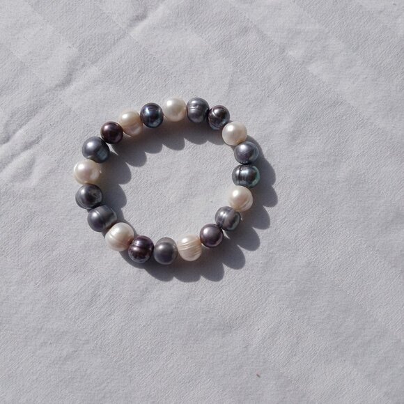 HONORA CULTURED FRESHWATER GRAY AND WHITE PEARL BRACELET - Picture 2 of 2